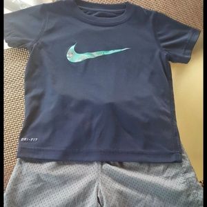 Boys Nike shorts set size 4/5.
